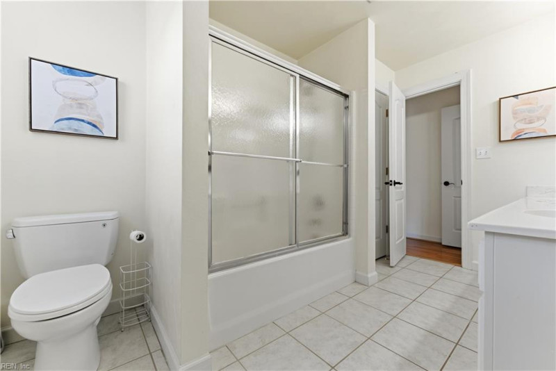 Photo 19 of 48 residential for sale in Chesapeake virginia