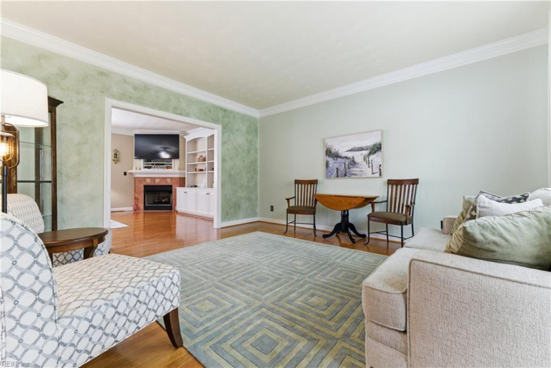 Photo 4 of 48 residential for sale in Chesapeake virginia