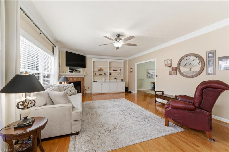 Photo 6 of 48 residential for sale in Chesapeake virginia