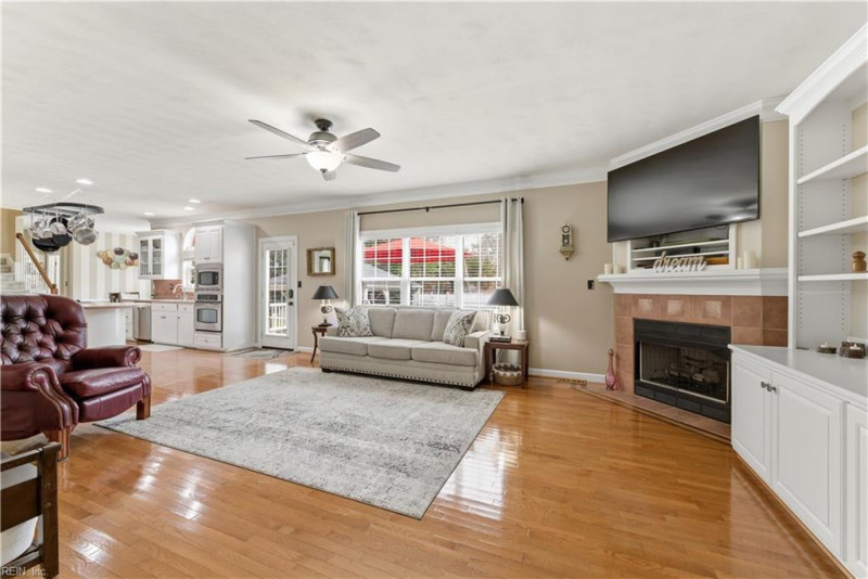 Photo 7 of 48 residential for sale in Chesapeake virginia