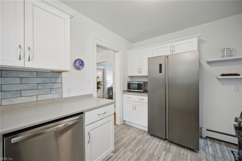 Photo 16 of 50 residential for sale in Portsmouth virginia