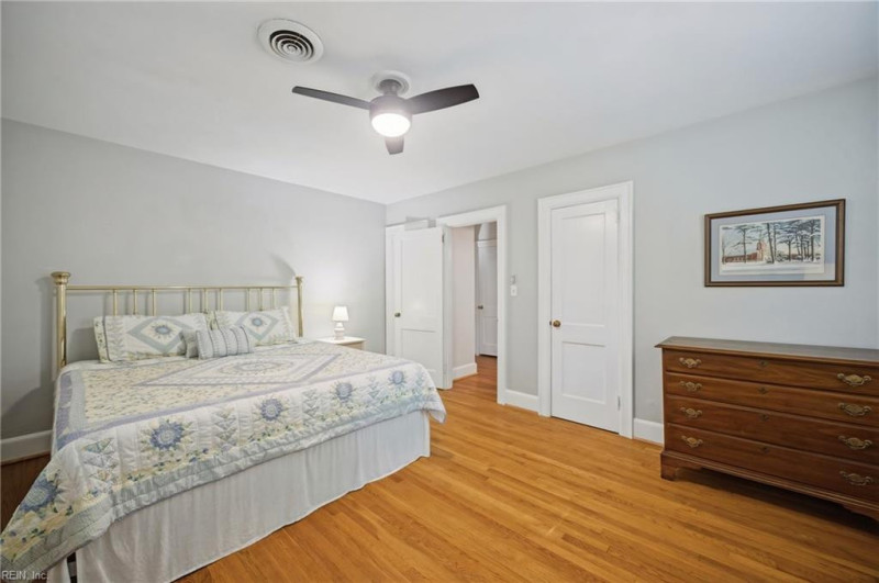 Photo 20 of 50 residential for sale in Portsmouth virginia