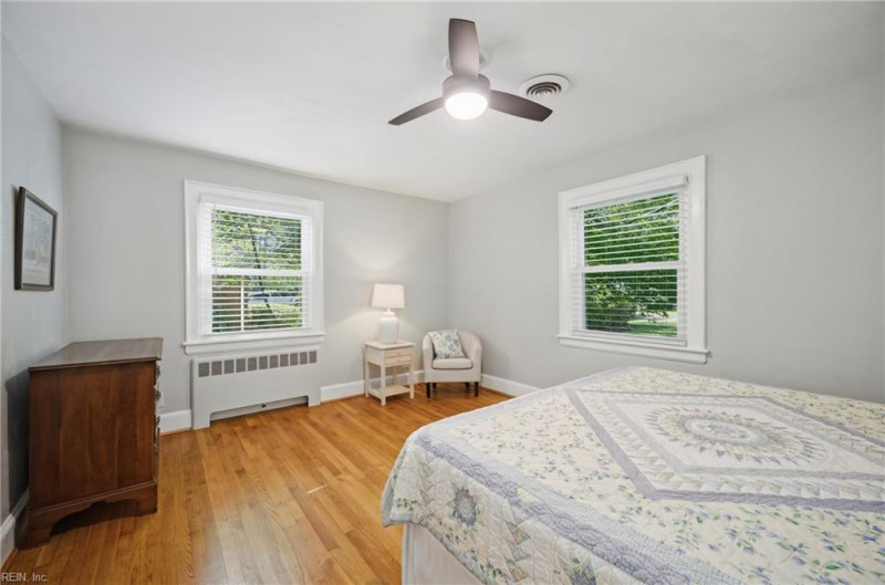 Photo 21 of 50 residential for sale in Portsmouth virginia