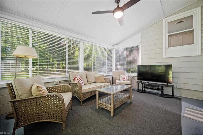 Photo 35 of 50 residential for sale in Portsmouth virginia
