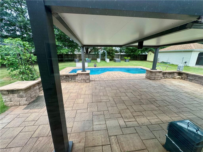 Photo 10 of 37 residential for sale in Virginia Beach virginia