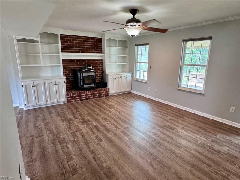 Photo 14 of 37 residential for sale in Virginia Beach virginia