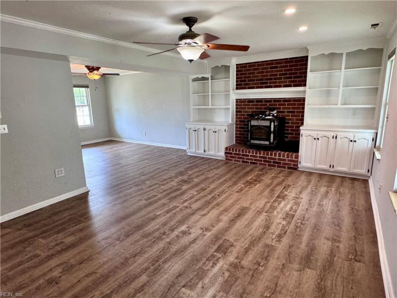 Photo 15 of 37 residential for sale in Virginia Beach virginia