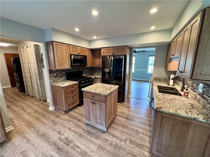 Photo 8 of 37 residential for sale in Virginia Beach virginia