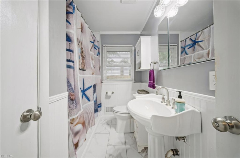 Photo 12 of 26 residential for sale in Virginia Beach virginia