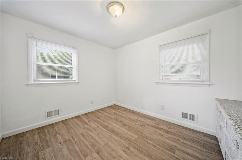 Photo 16 of 26 residential for sale in Virginia Beach virginia