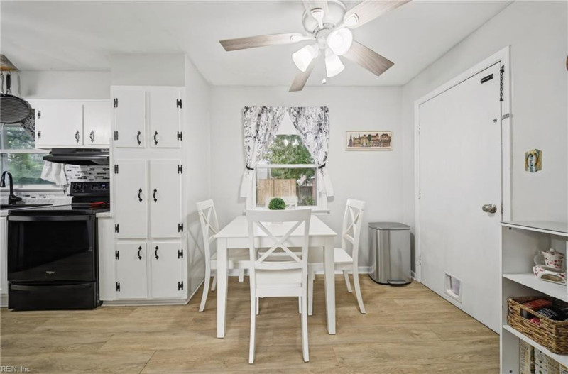 Photo 6 of 26 residential for sale in Virginia Beach virginia