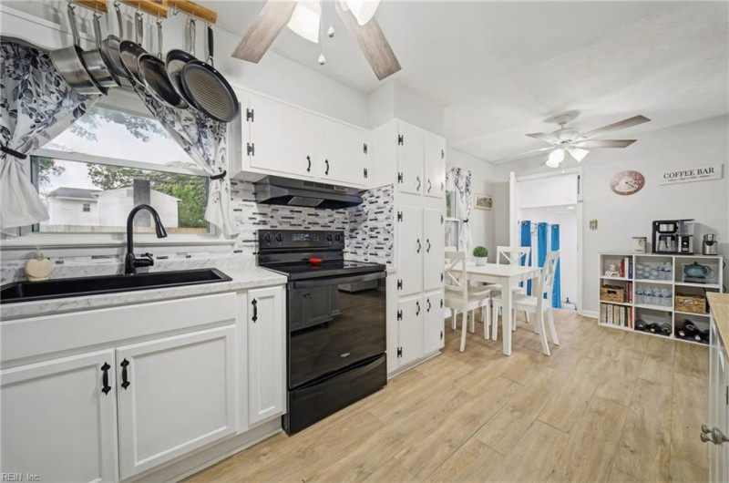 Photo 9 of 26 residential for sale in Virginia Beach virginia