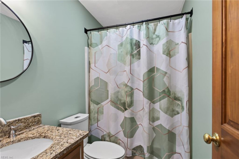 Photo 13 of 36 residential for sale in Suffolk virginia