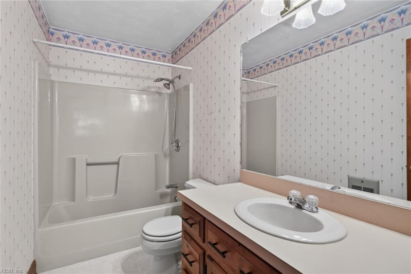 Photo 19 of 36 residential for sale in Suffolk virginia
