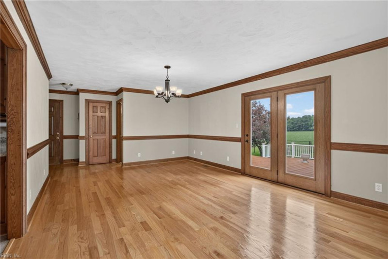 Photo 4 of 36 residential for sale in Suffolk virginia