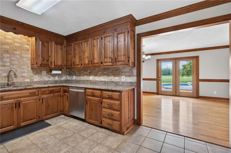 Photo 6 of 36 residential for sale in Suffolk virginia