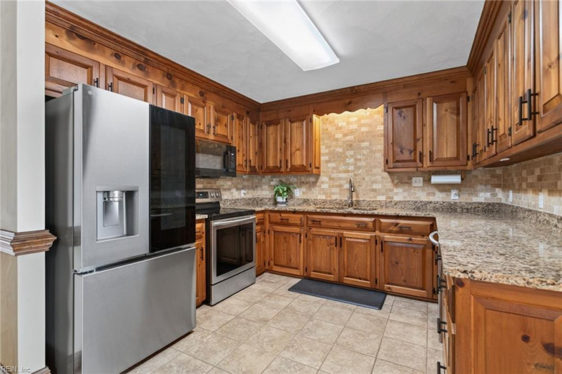 Photo 7 of 36 residential for sale in Suffolk virginia