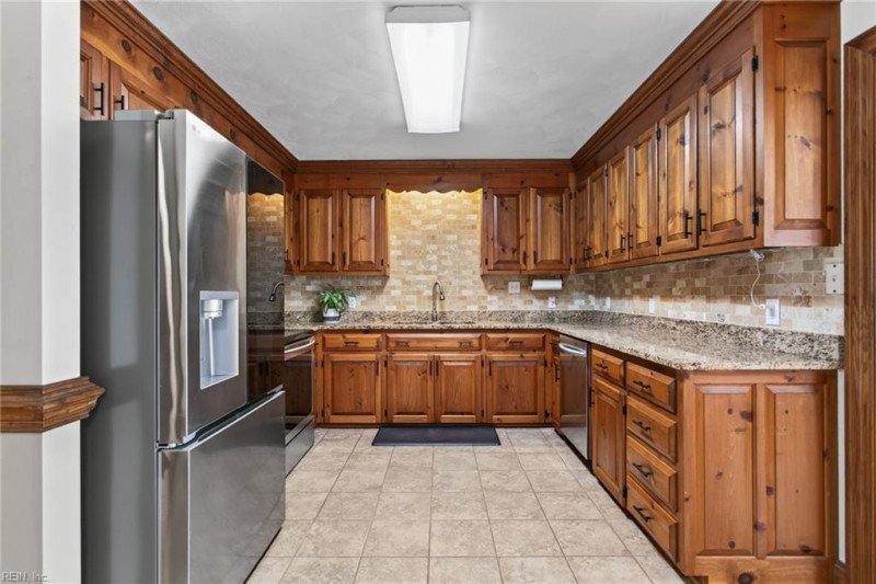 Photo 8 of 36 residential for sale in Suffolk virginia