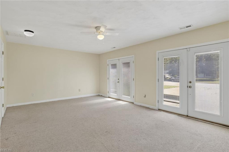 Photo 14 of 33 residential for sale in Chesapeake virginia