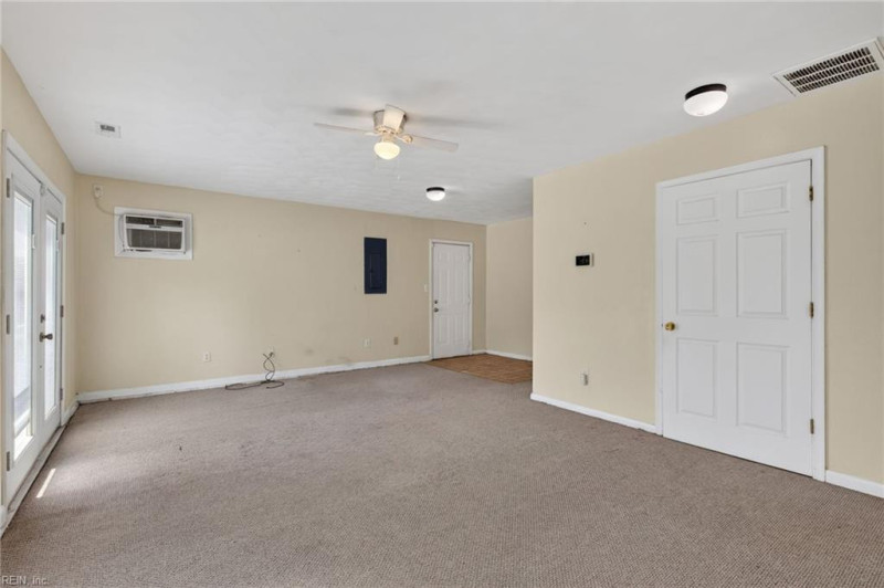 Photo 15 of 33 residential for sale in Chesapeake virginia