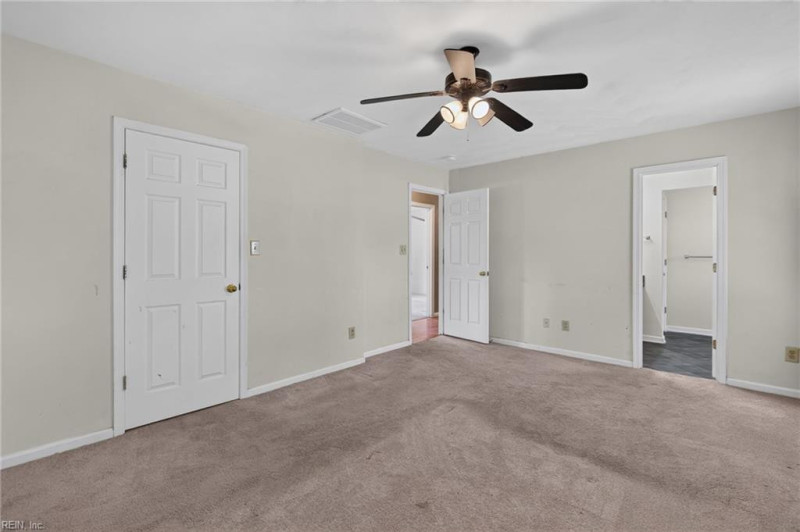 Photo 18 of 33 residential for sale in Chesapeake virginia