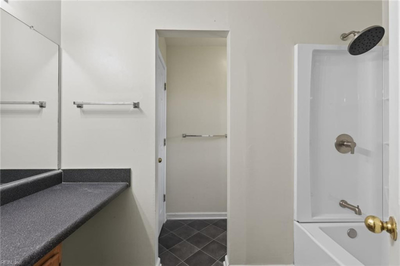 Photo 20 of 33 residential for sale in Chesapeake virginia
