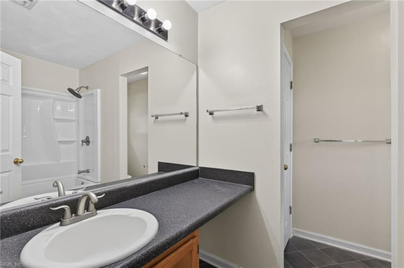 Photo 21 of 33 residential for sale in Chesapeake virginia