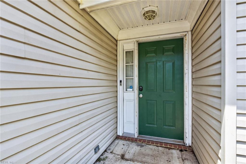 Photo 5 of 33 residential for sale in Chesapeake virginia