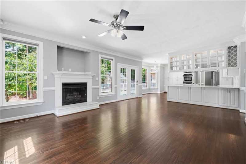 Photo 10 of 48 residential for sale in York County virginia