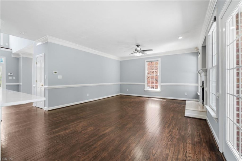 Photo 11 of 48 residential for sale in York County virginia