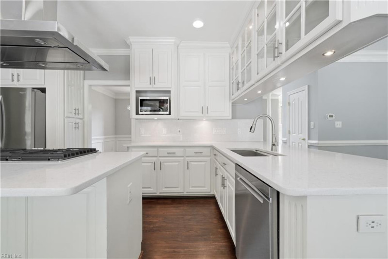 Photo 13 of 48 residential for sale in York County virginia