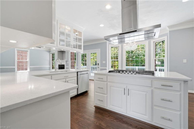 Photo 16 of 48 residential for sale in York County virginia