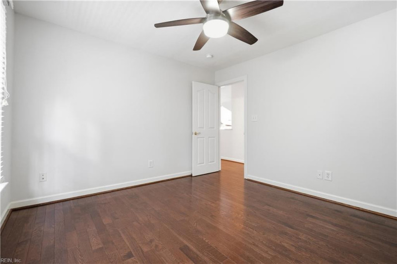Photo 31 of 48 residential for sale in York County virginia