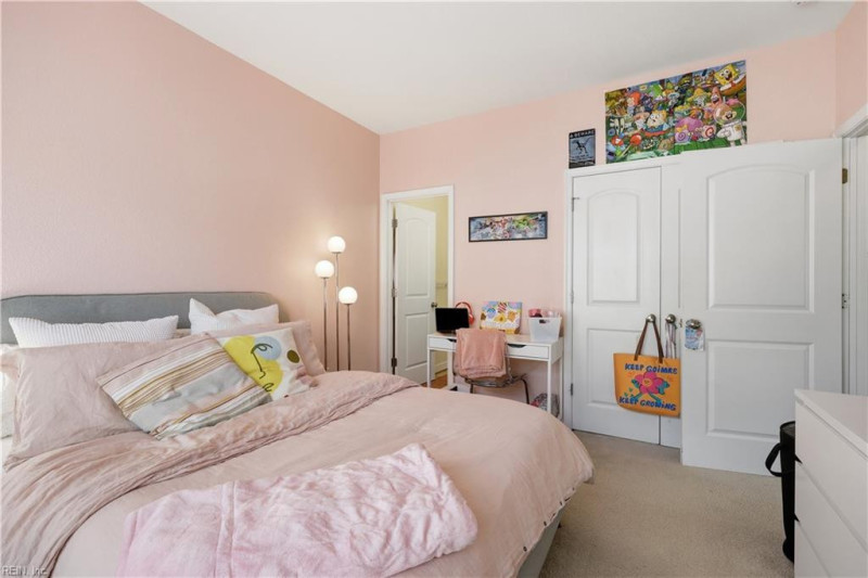Photo 18 of 38 residential for sale in Chesapeake virginia