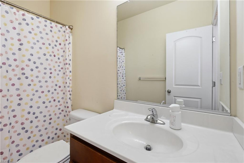Photo 19 of 38 residential for sale in Chesapeake virginia