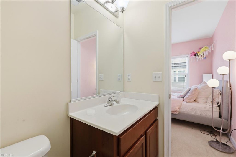 Photo 20 of 38 residential for sale in Chesapeake virginia