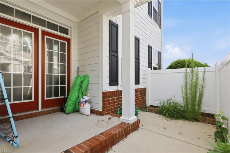 Photo 25 of 38 residential for sale in Chesapeake virginia