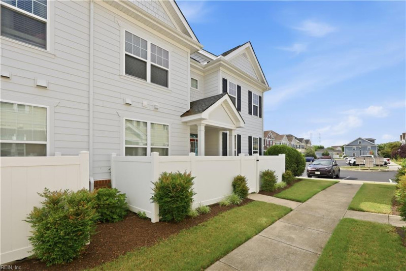 Photo 27 of 38 residential for sale in Chesapeake virginia