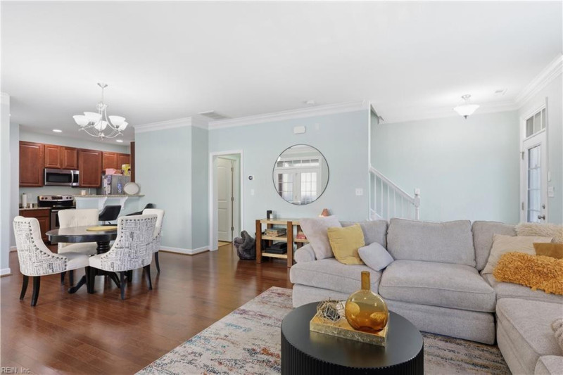 Photo 4 of 38 residential for sale in Chesapeake virginia