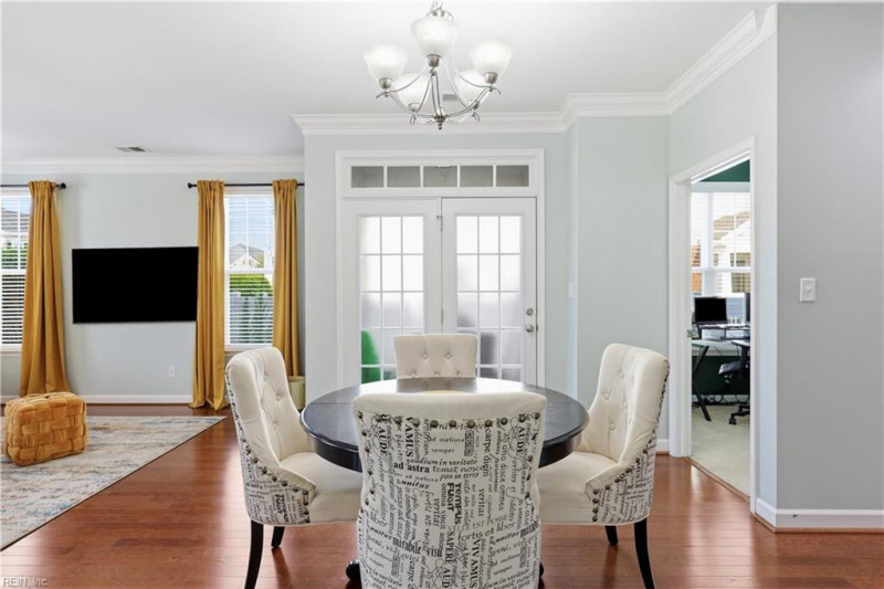 Photo 6 of 38 residential for sale in Chesapeake virginia