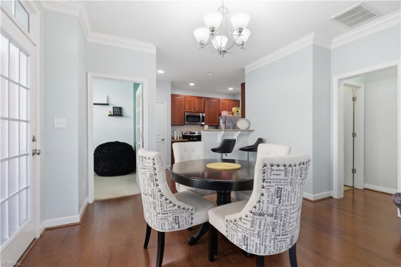 Photo 7 of 38 residential for sale in Chesapeake virginia