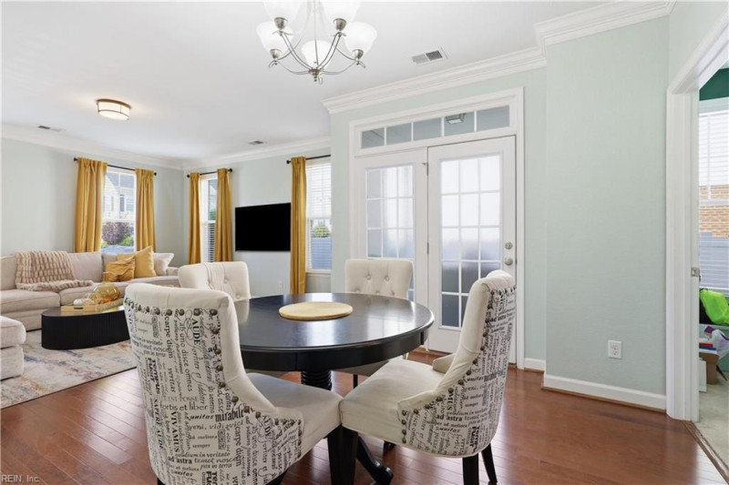 Photo 8 of 38 residential for sale in Chesapeake virginia