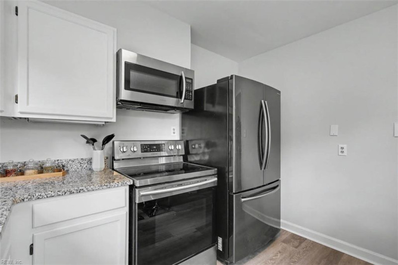 Photo 11 of 25 residential for sale in Portsmouth virginia