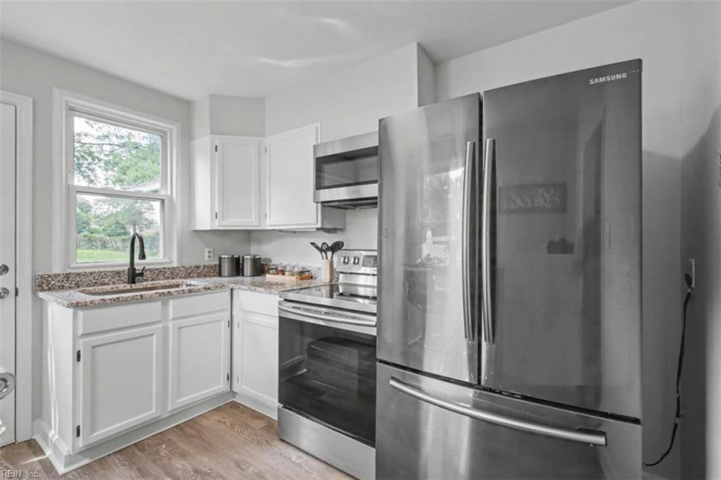 Photo 12 of 25 residential for sale in Portsmouth virginia