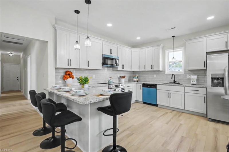 Photo 10 of 29 residential for sale in Newport News virginia