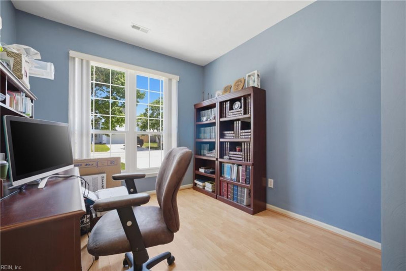Photo 12 of 40 residential for sale in Virginia Beach virginia