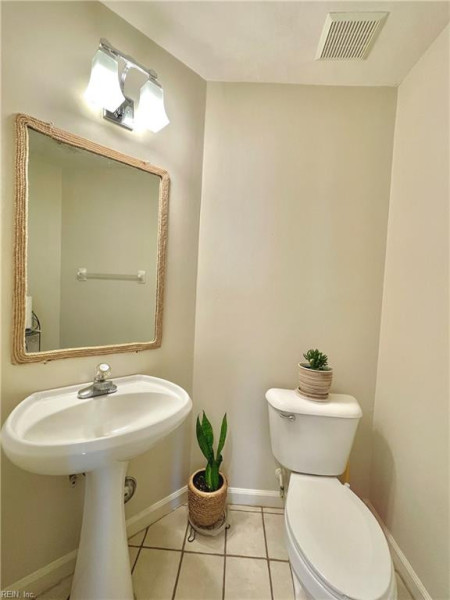 Photo 13 of 40 residential for sale in Virginia Beach virginia