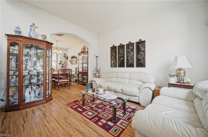 Photo 14 of 40 residential for sale in Virginia Beach virginia