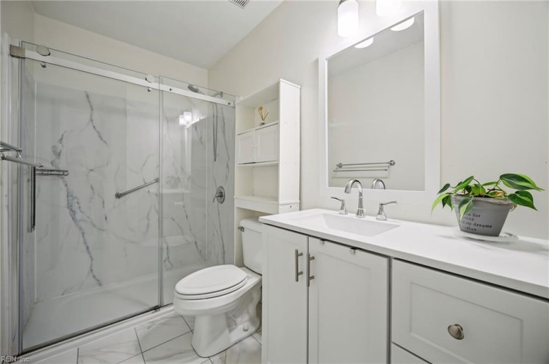 Photo 18 of 40 residential for sale in Virginia Beach virginia
