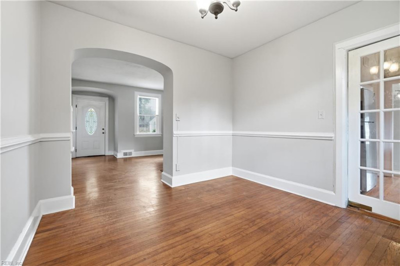 Photo 10 of 33 residential for sale in Norfolk virginia